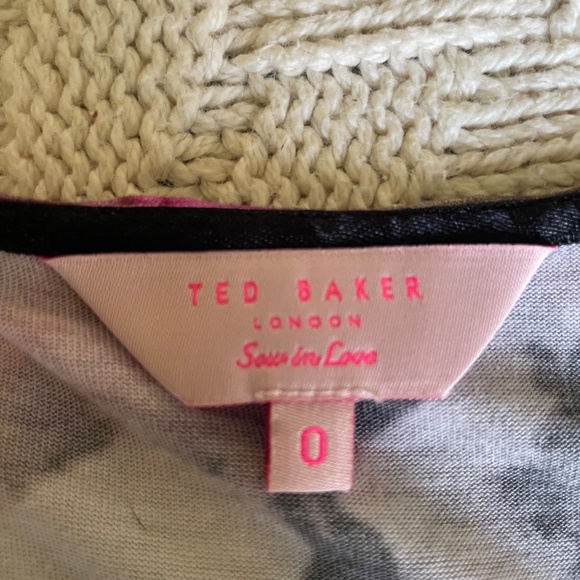 Ted Baker floral top, great condition - Picture 3 of 6